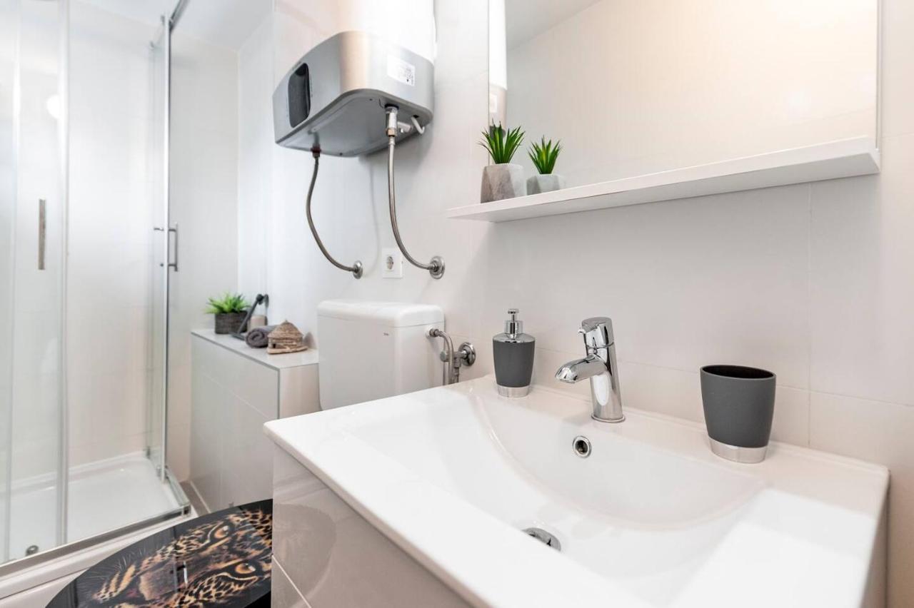 Kuca Melina Apartment โรวีน ภายนอก รูปภาพ