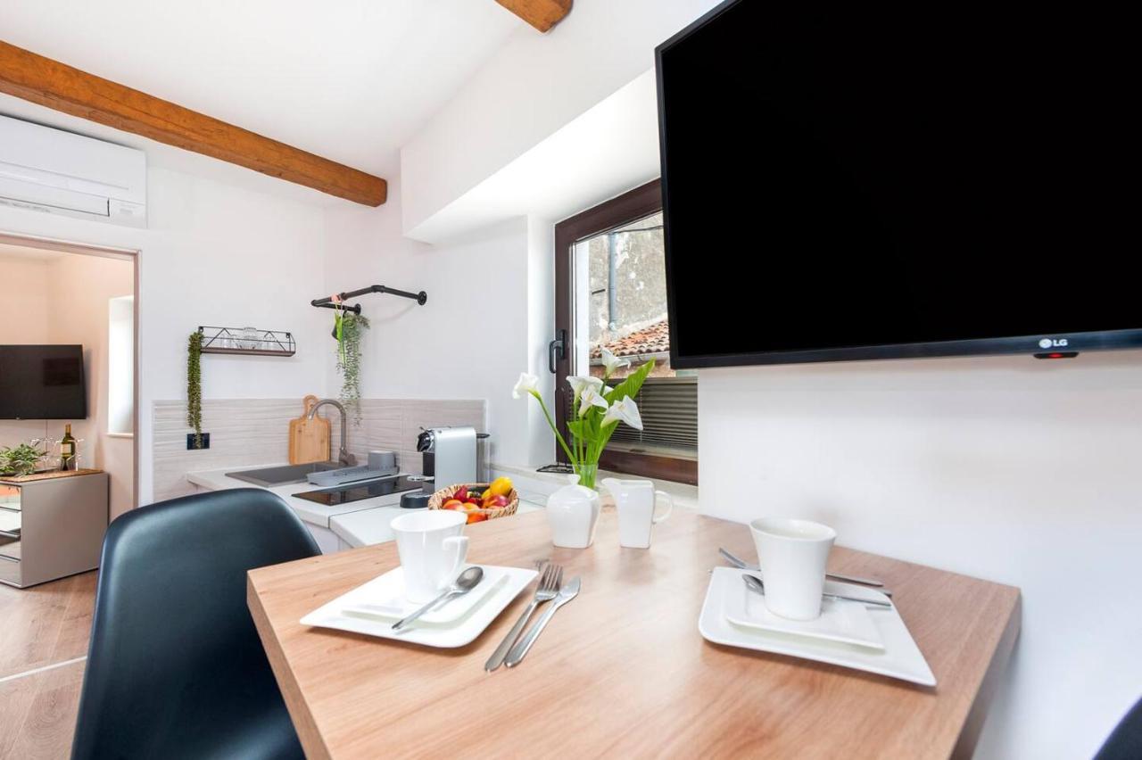 Kuca Melina Apartment โรวีน ภายนอก รูปภาพ